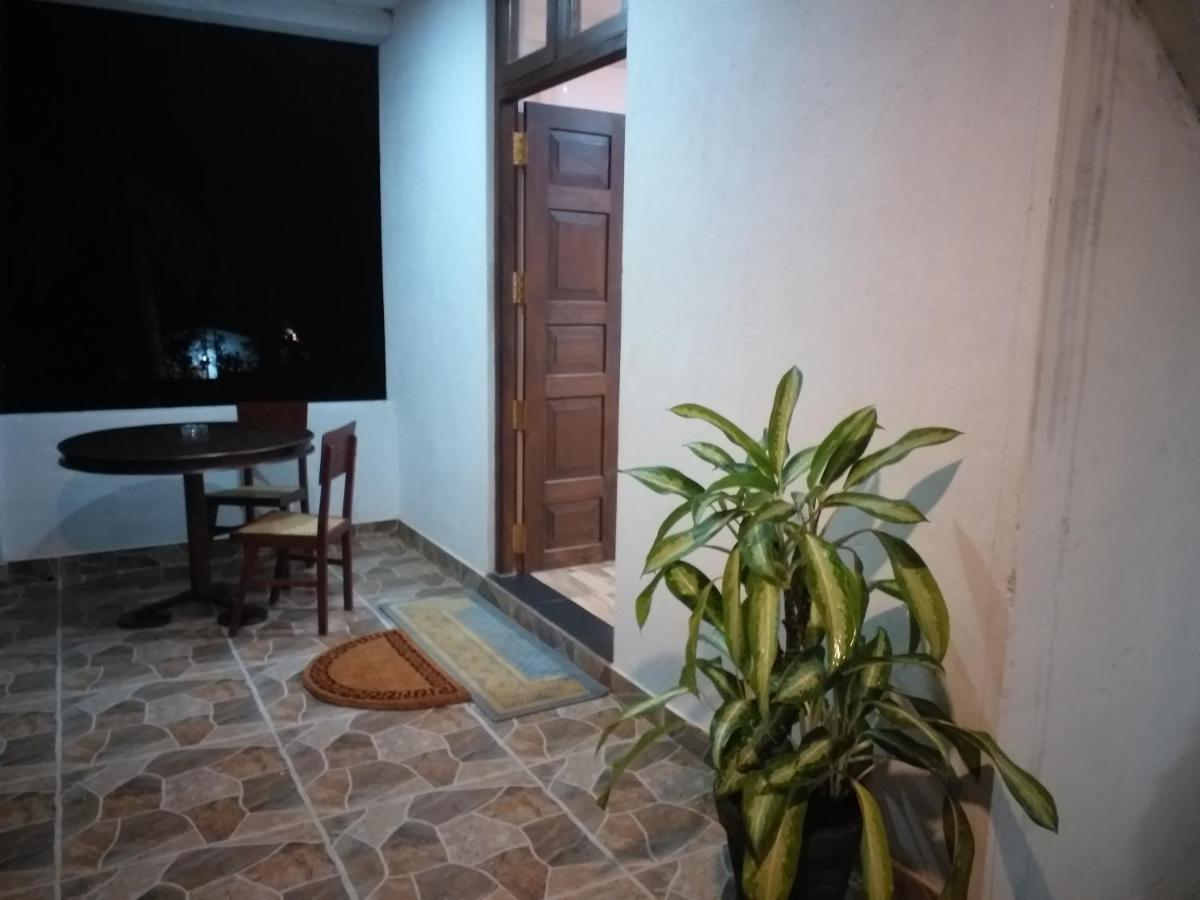Hotel La Felicita Mirissa Εξωτερικό φωτογραφία
