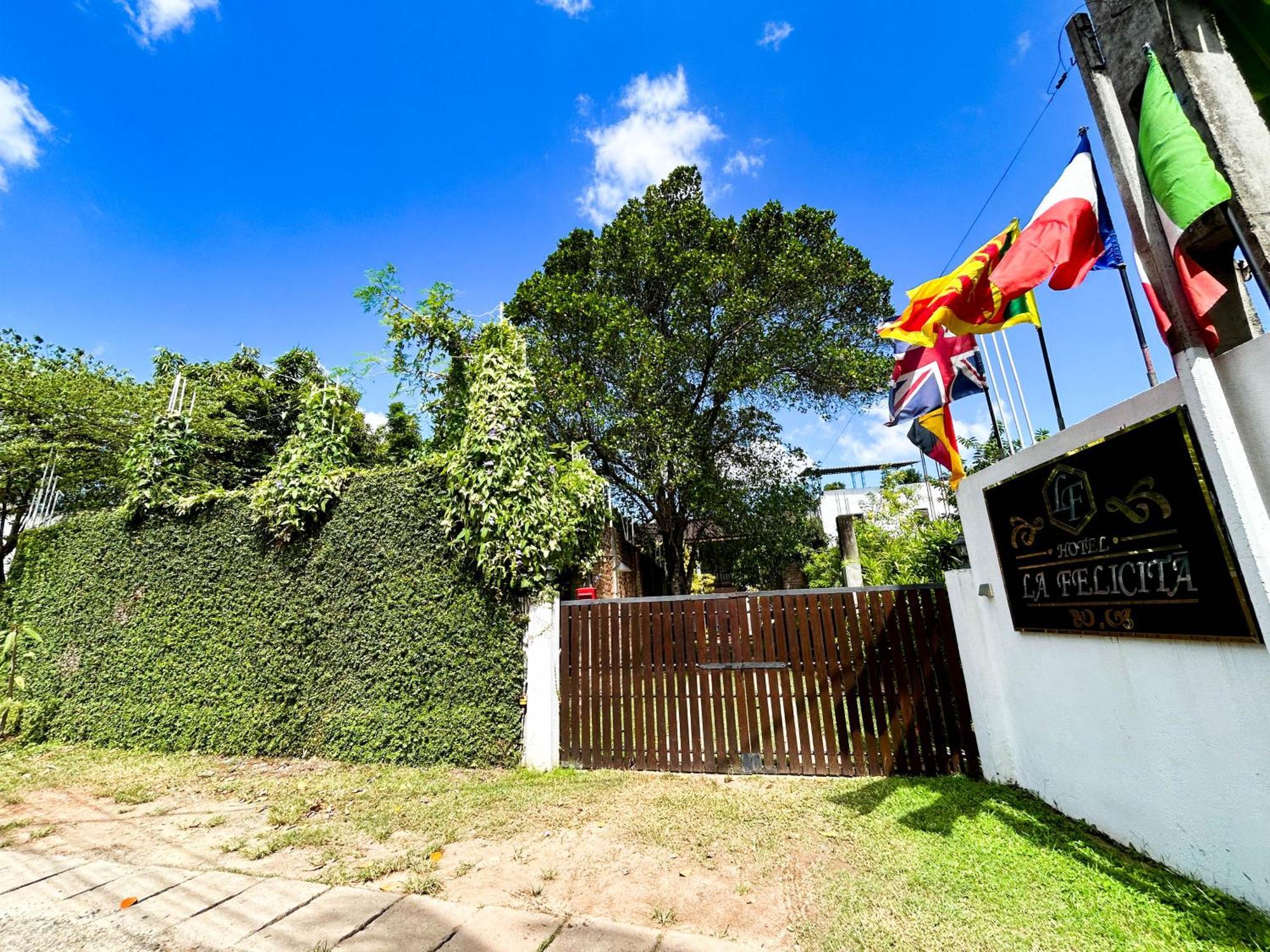 Hotel La Felicita Mirissa Εξωτερικό φωτογραφία